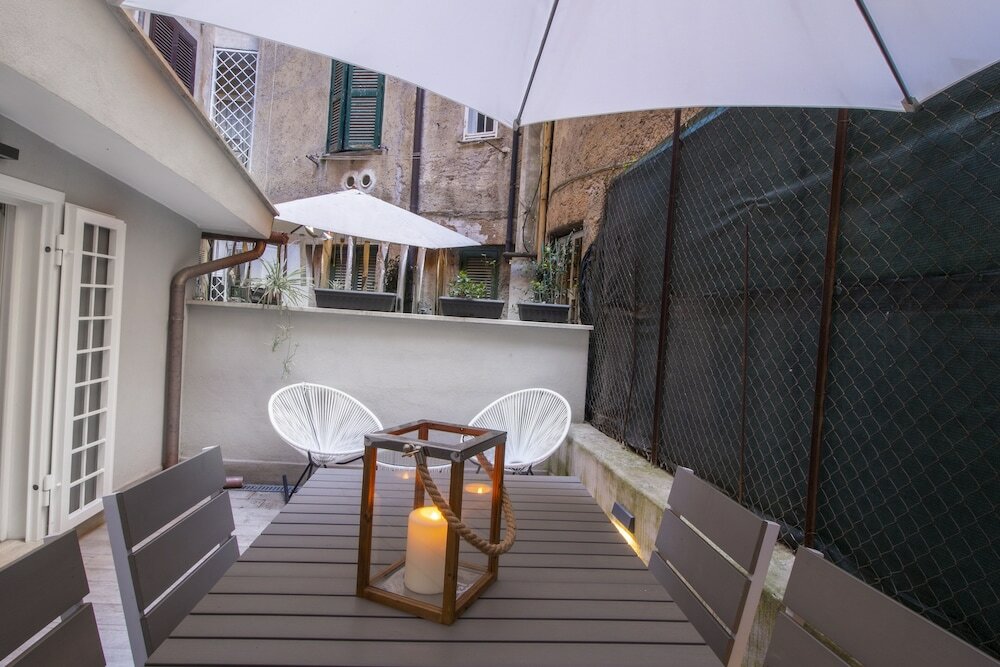 Фото Piazza Vittorio Emanuele Netflix Studio