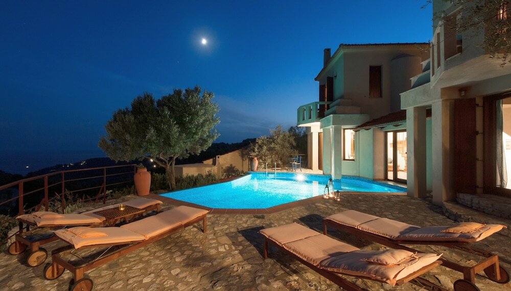 Фото Poikilma Alonissos Villas