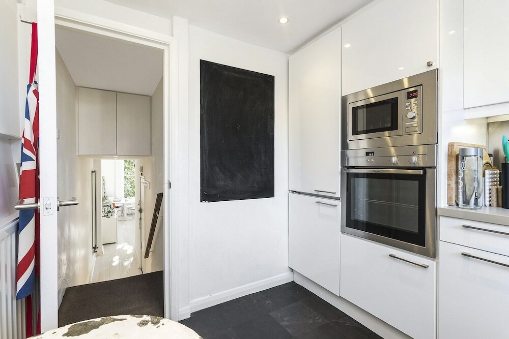 Фото Well Presented one Bedroom Apartment Located in the Fabulous Notting Hill