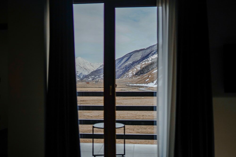 Фото Suatis Resort Hotel