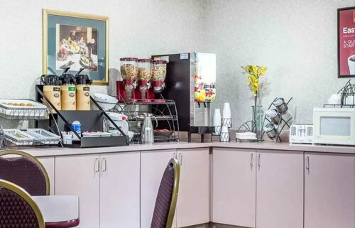 Гостиница Econo Lodge Inn & Suites в Мариетте