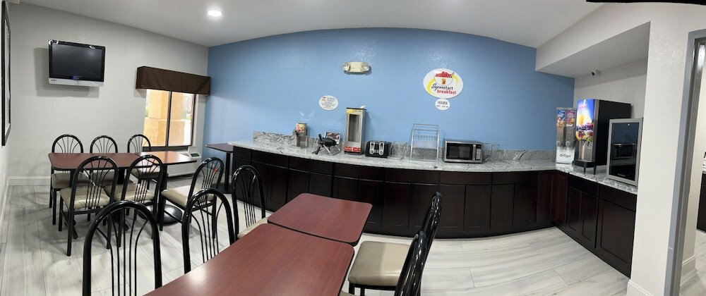 Фото Super 8 by Wyndham Clemmons/Winston-Salem Area I-40