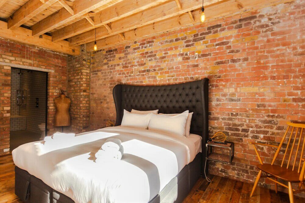 Фото Spectacularly Unique 4 Bedroom House in Bethnal Green