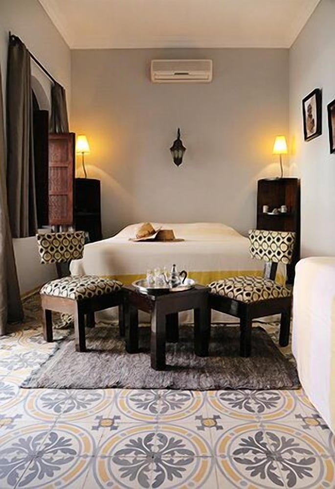 Фото Riad Assaada