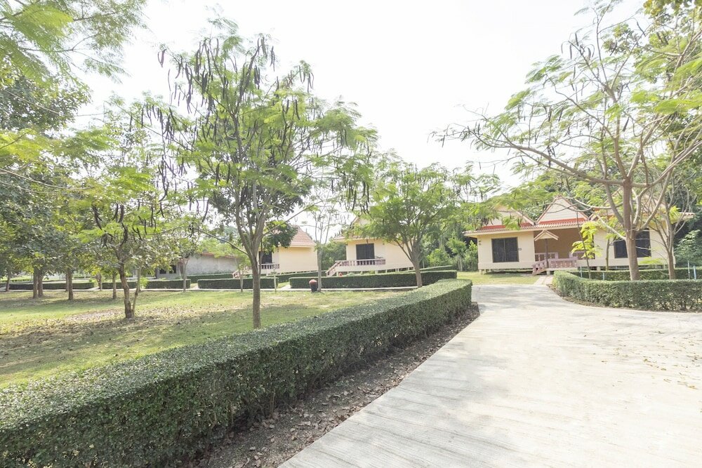 Фото Oyo 75359 Thaiburi Thara Resort