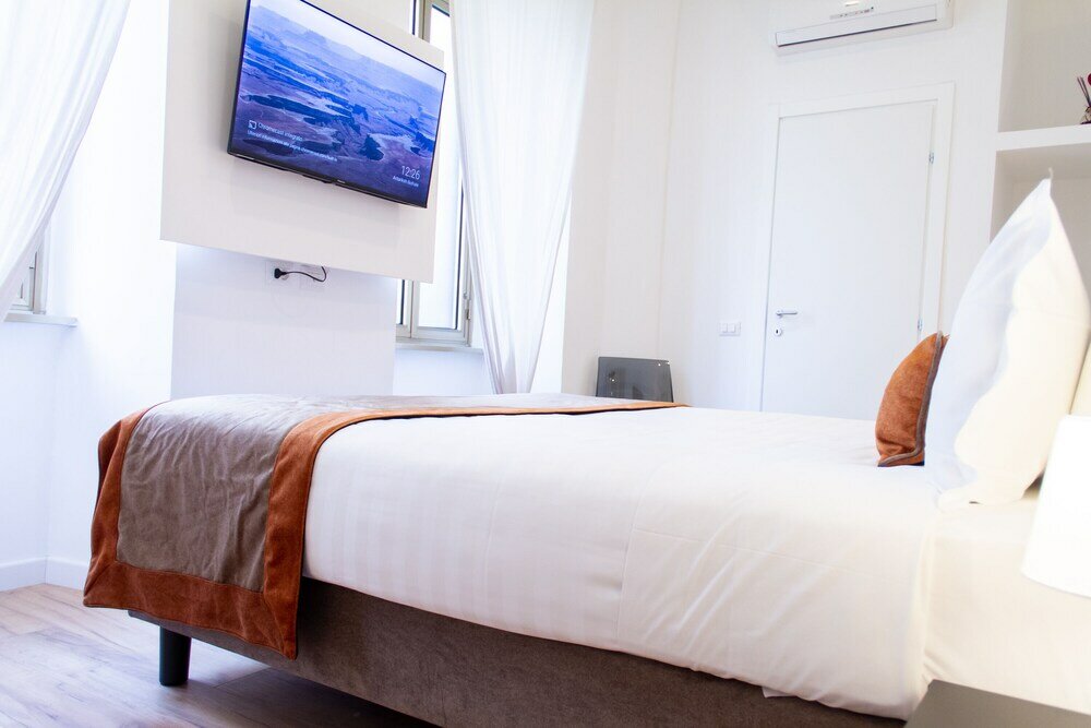 Фото Home at Rome Vatican Suites