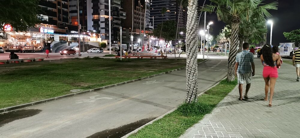 Фото Seaflats Iate Plaza Hotel