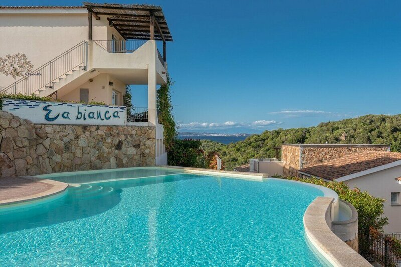 Апартаменты Elegant Residence Ea Bianca 2 Bedroom Sleeps 6 Extra bed Available № 0715n