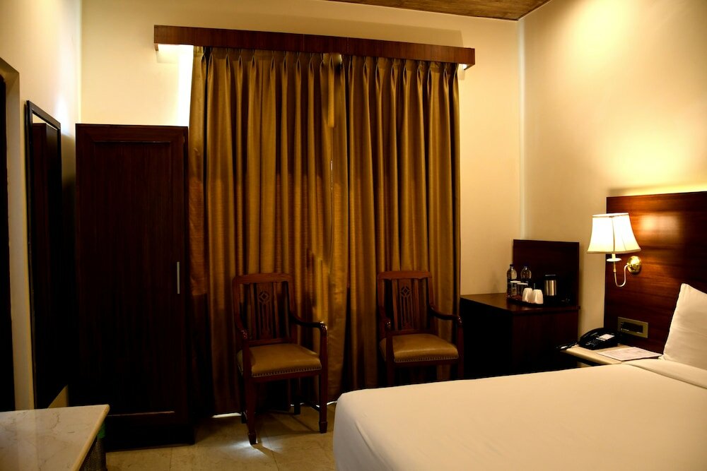 Фото Mastiff Villa Camellia - A Tea Estate Hotel