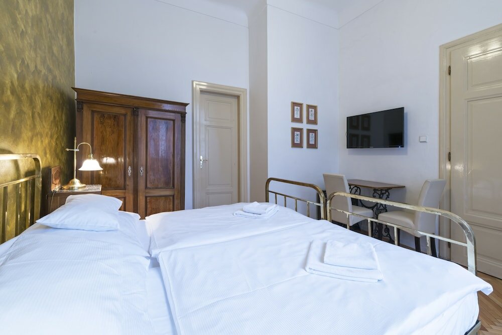 Фото Hotel U Zlateho Jelena