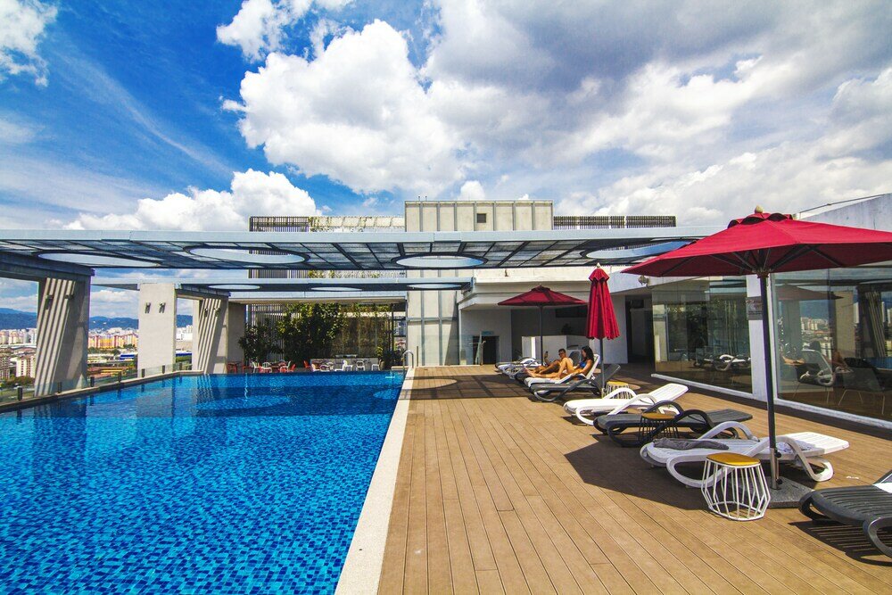 Фото D'majestic Place by Homes Asian 3