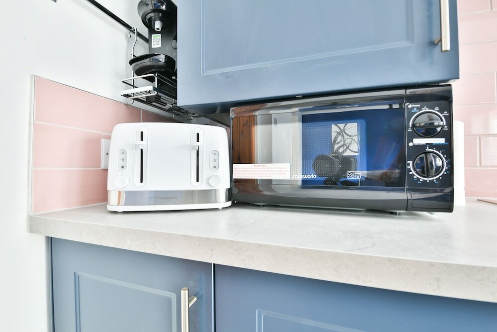 Фото Spacious 3 Bedroom House in Barry