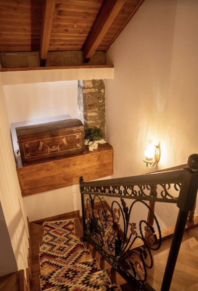 Фото Hotel Kapllani