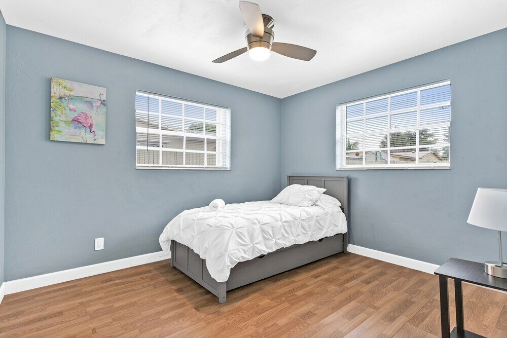 Фото Dania Hills w Pool 10 min to Beach