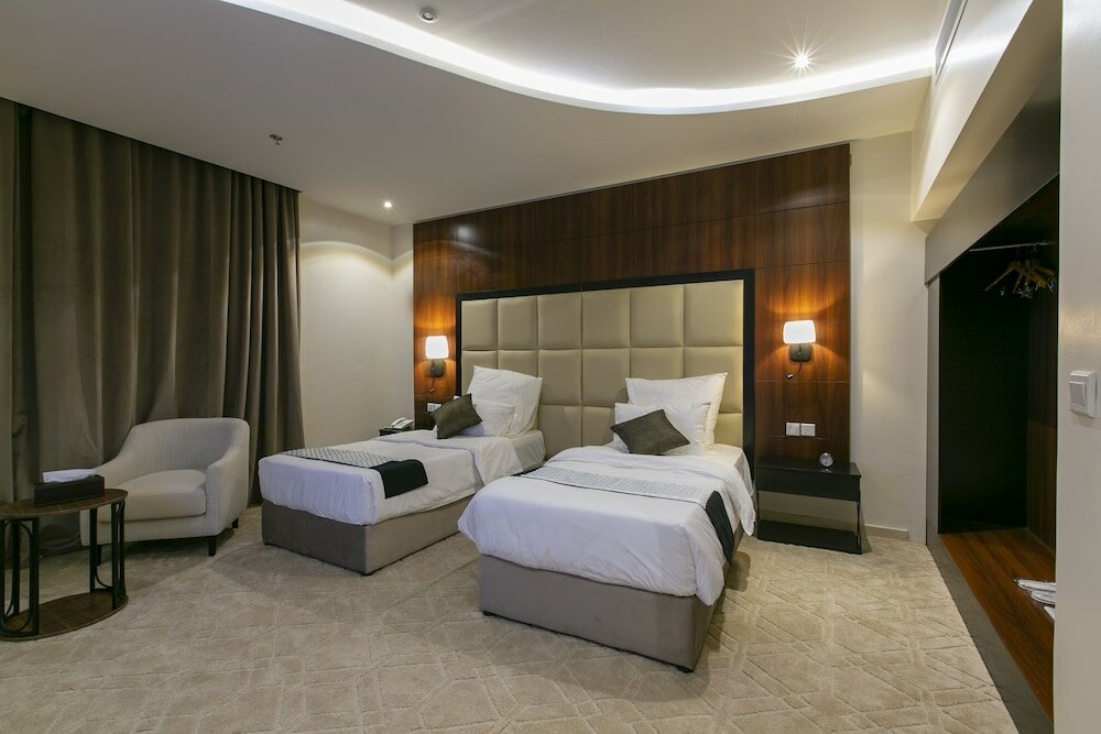 Фото Zara Suites Hotel