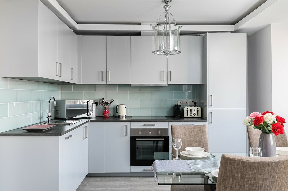 Фото Cromwell Road Apartments