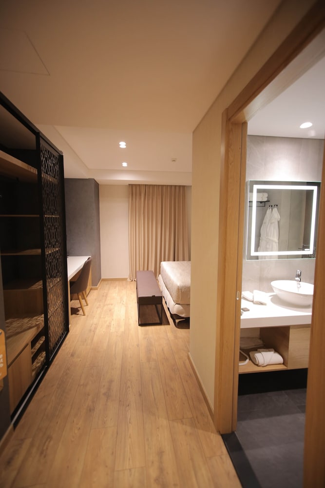 Фото Richmond Hotel