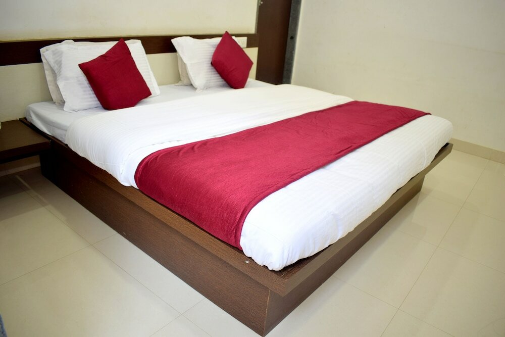 Фото Hotel Surbhi