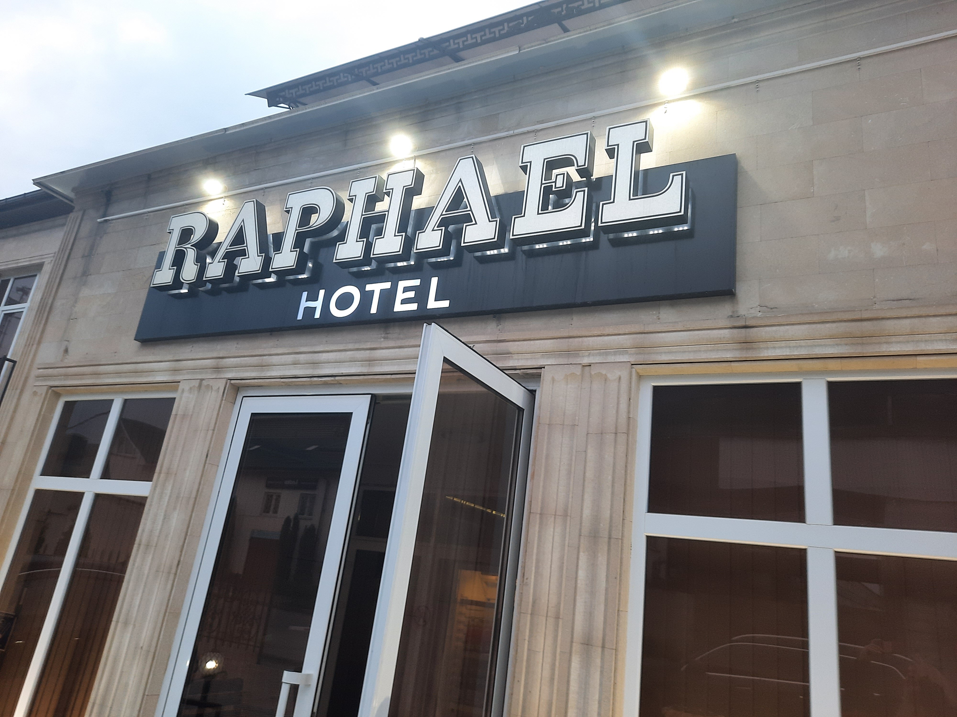 Фото Рафаэль