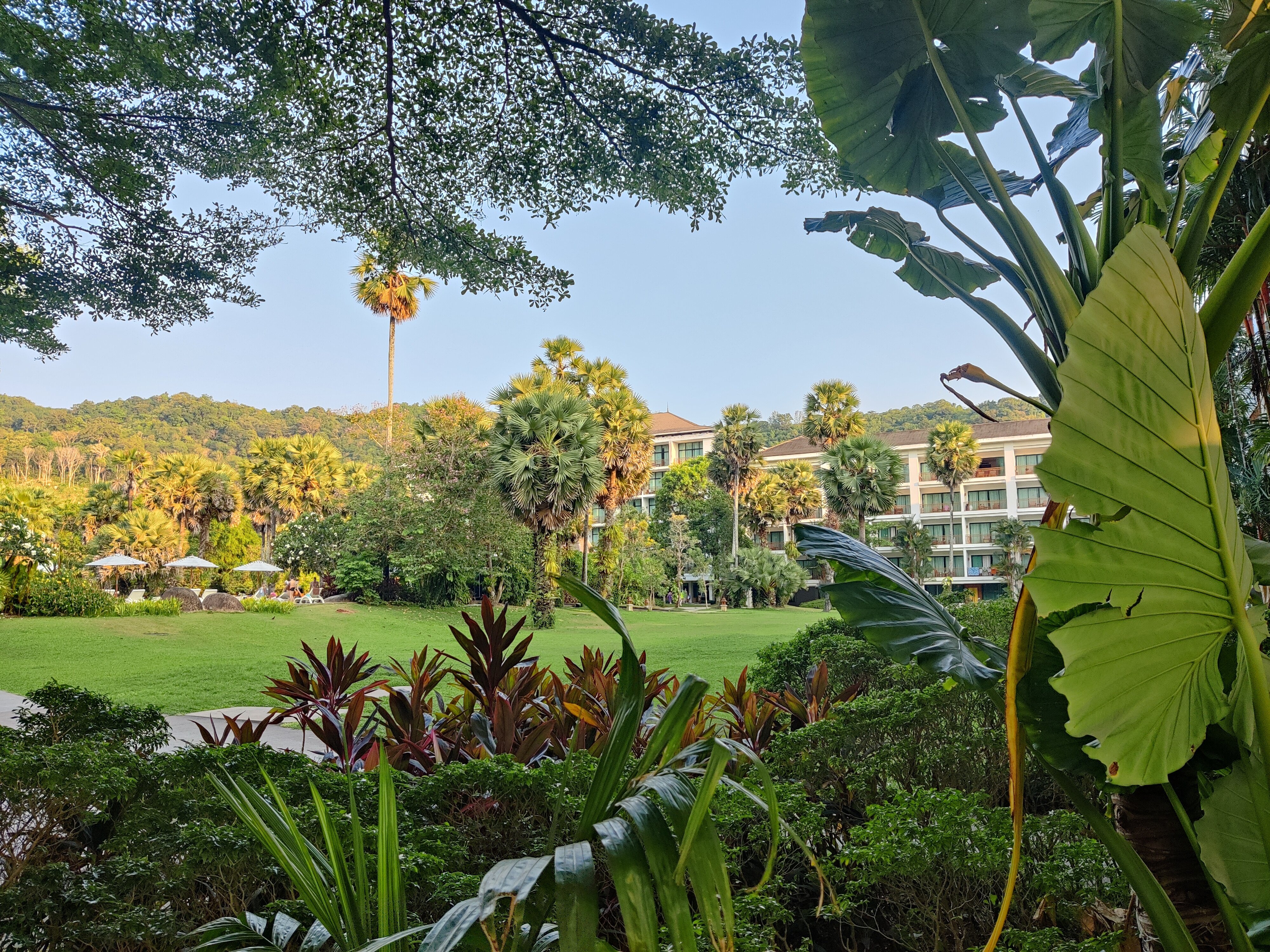 Фото Naithonburi Beach Resort