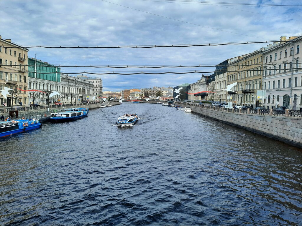 Landmark, attraction Anichkov Bridge, Saint Petersburg, photo