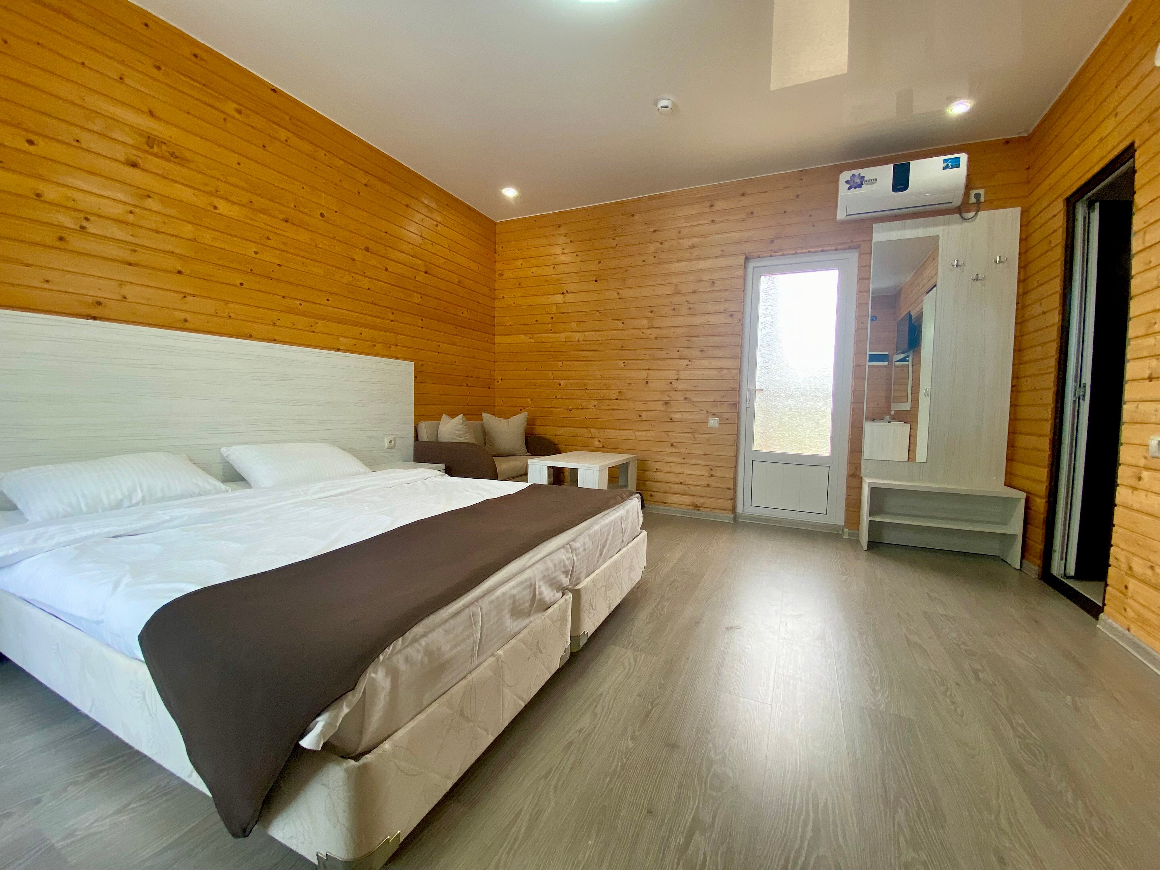 Фото Golden House