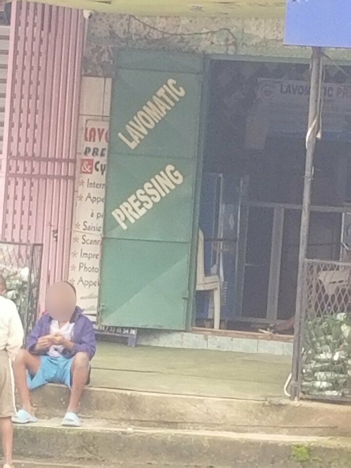 Dry cleaning Royal Pressing, Douala, photo