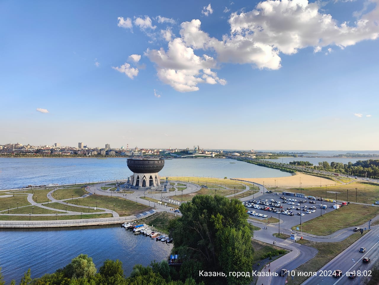 Фото Видовые апартаменты около Чаши и аквапарка Ривьера