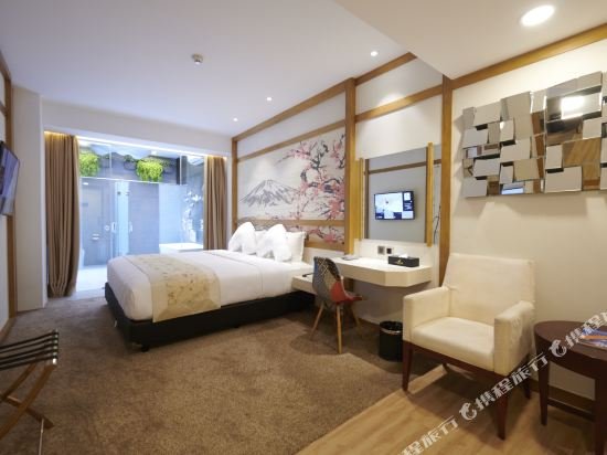 Фото Verse Luxe Hotel Wahid Hasyim