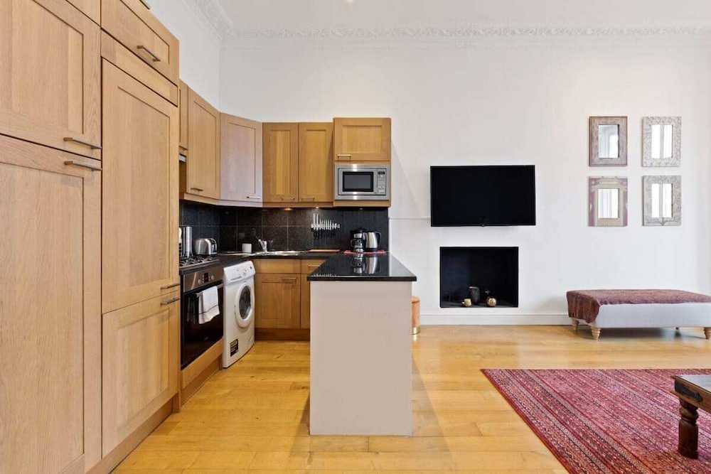 Фото Stunning 1 Bed Apt, Sleeps 4 Near Hyde Park