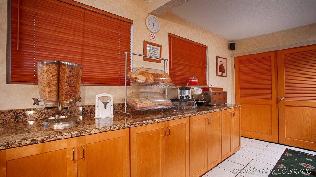 Фото Best Western New Baltimore Inn