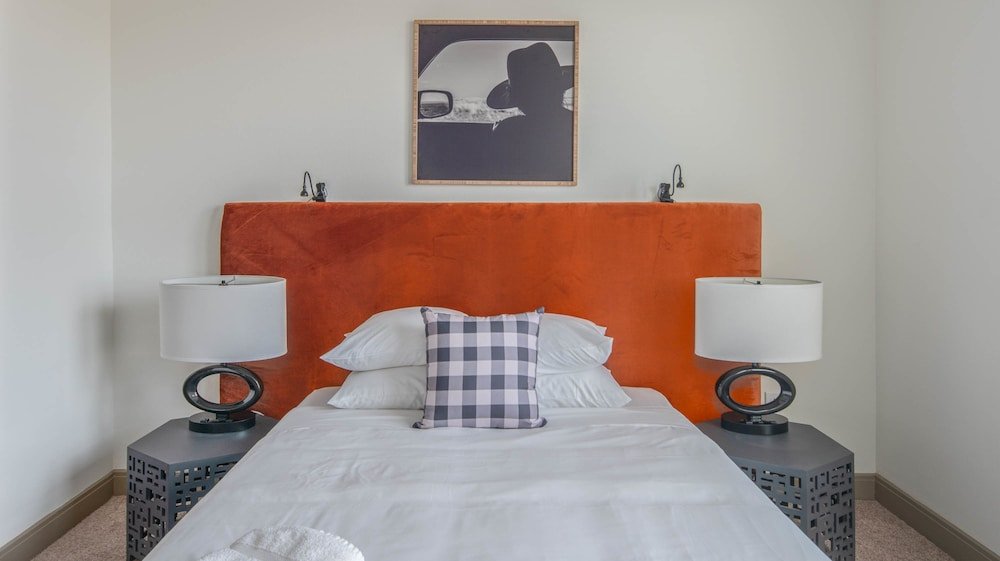 Фото Luxe Tempe Apartments by WanderJaunt