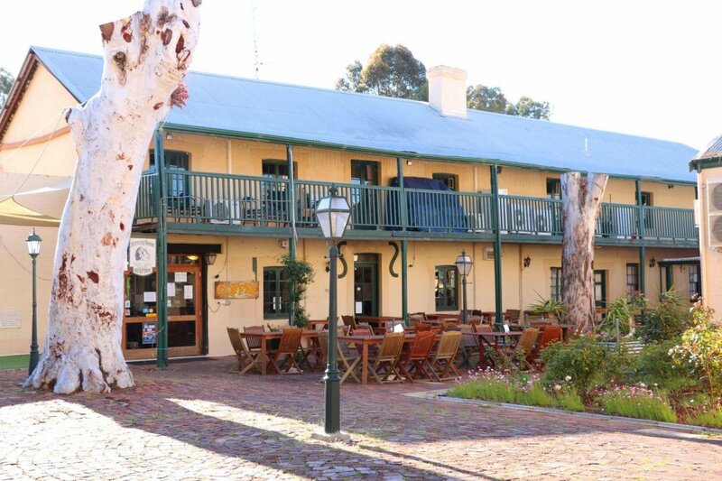 Гостиница Settlers Hotel York