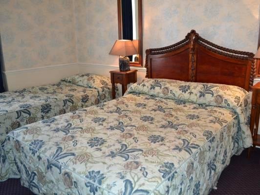 Фото Garden Court Hotel