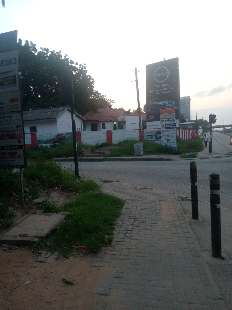 Car dealership Japan motors, Accra, photo