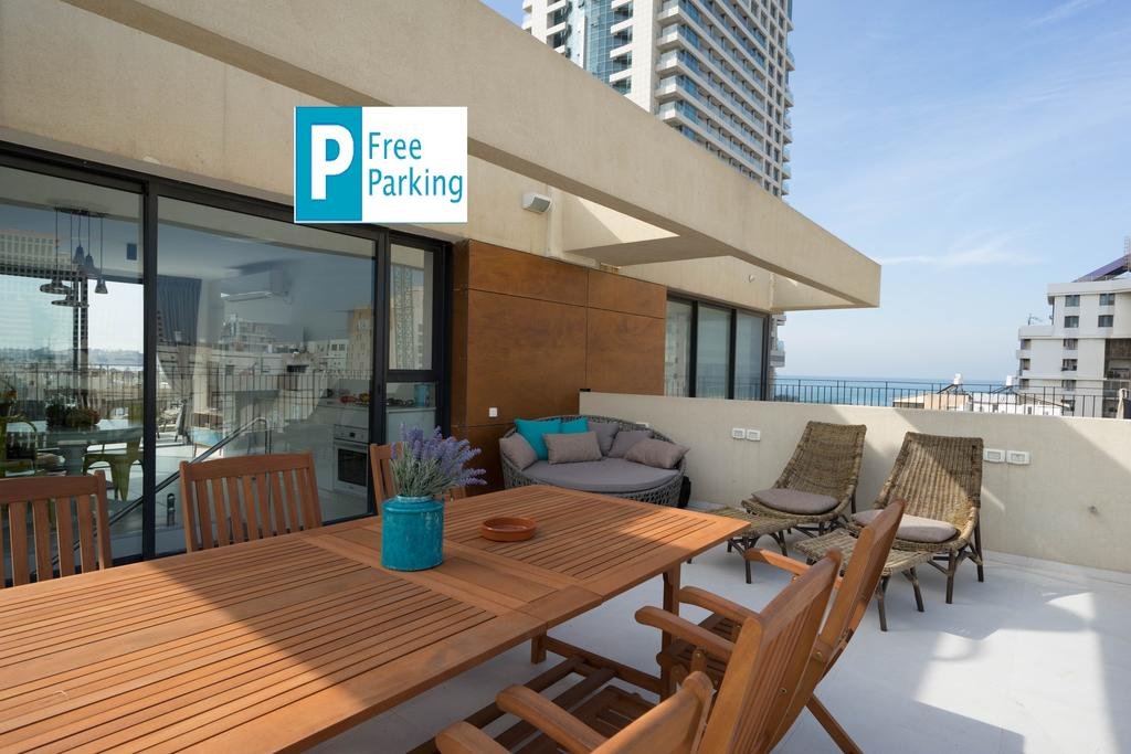 Фото The Promenade Art