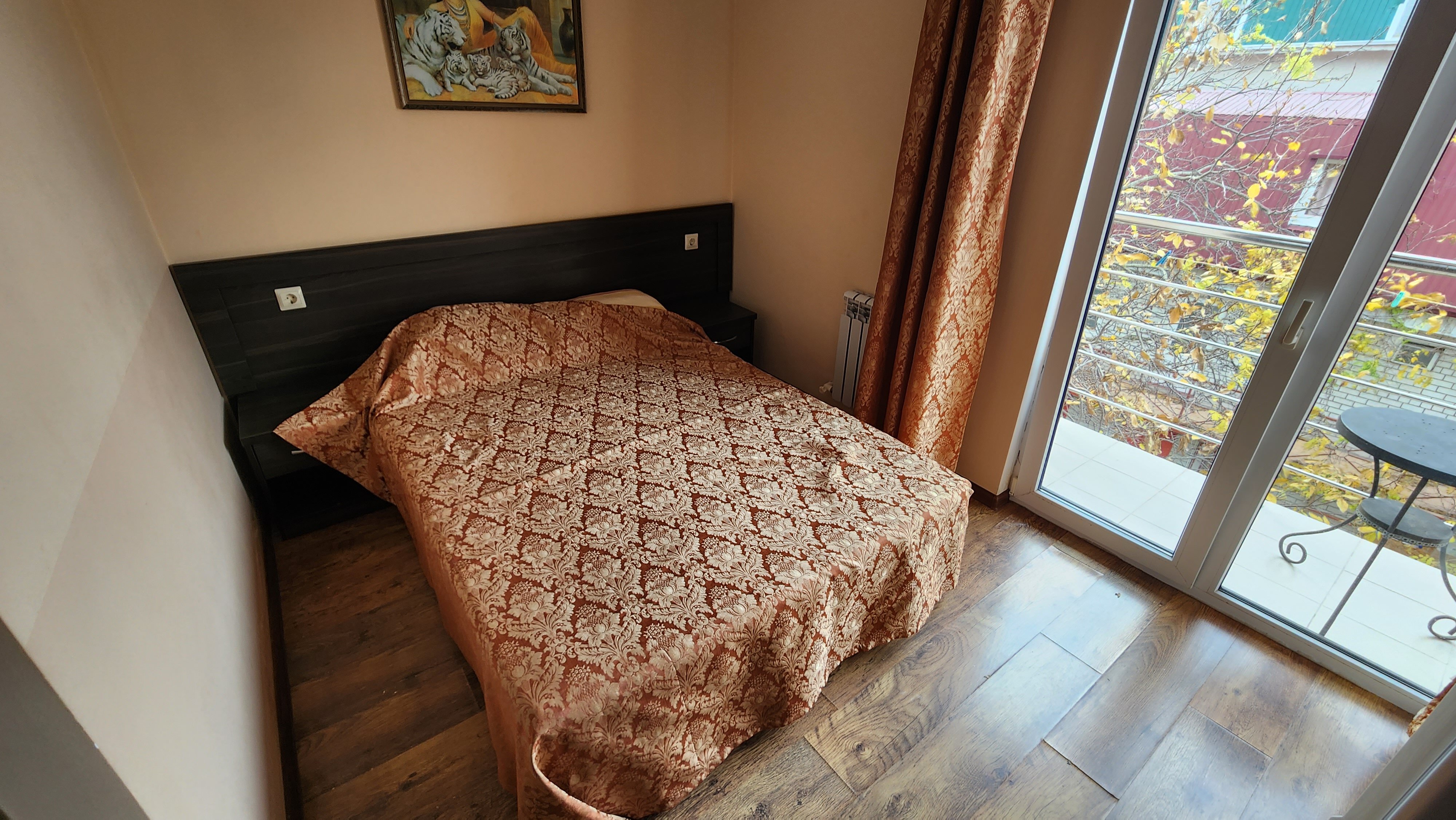 Фото Светлый