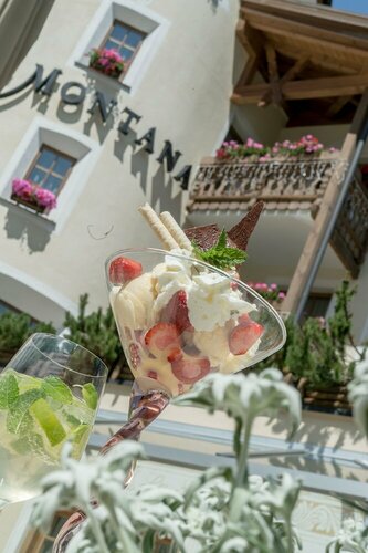 Внешний вид отеля Relais & Châteaux Chasa Montana в Замнауне, фото 5