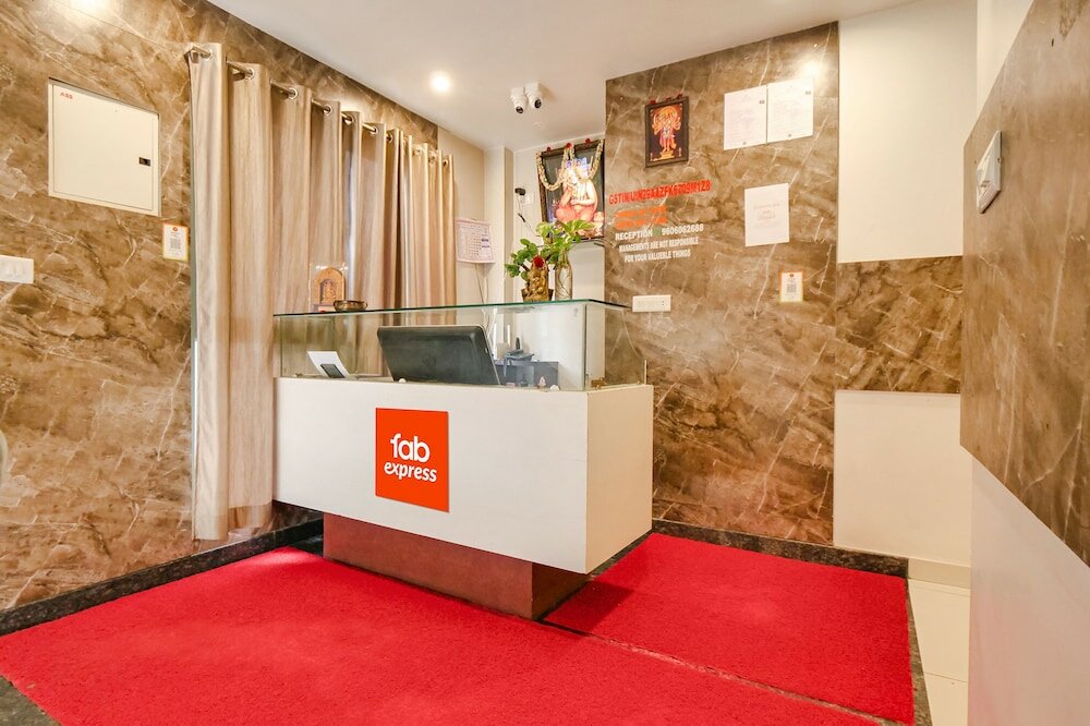 Фото Fabexpress Krishna Suites