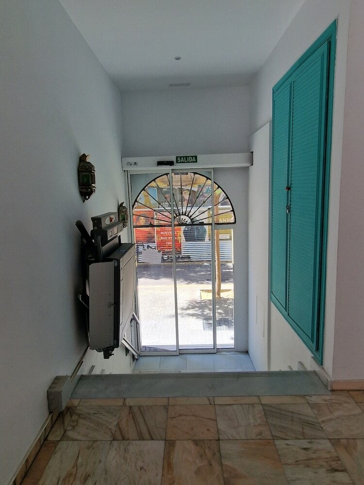 Фото Hotel y Apartamentos Doña Lola