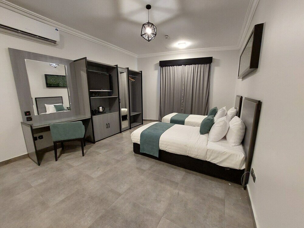 Фото Karims Hotel