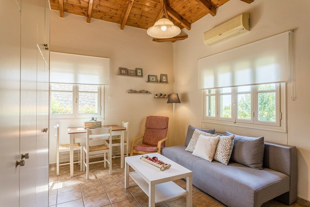 Фото Lithos Stoupa Villas