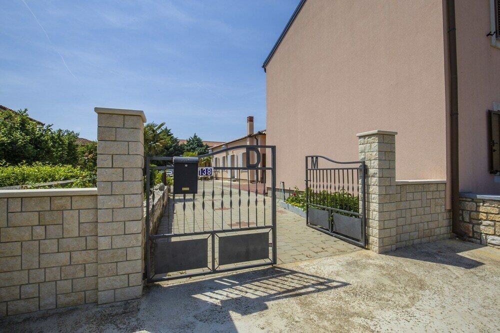 Фото Apartments Zazah