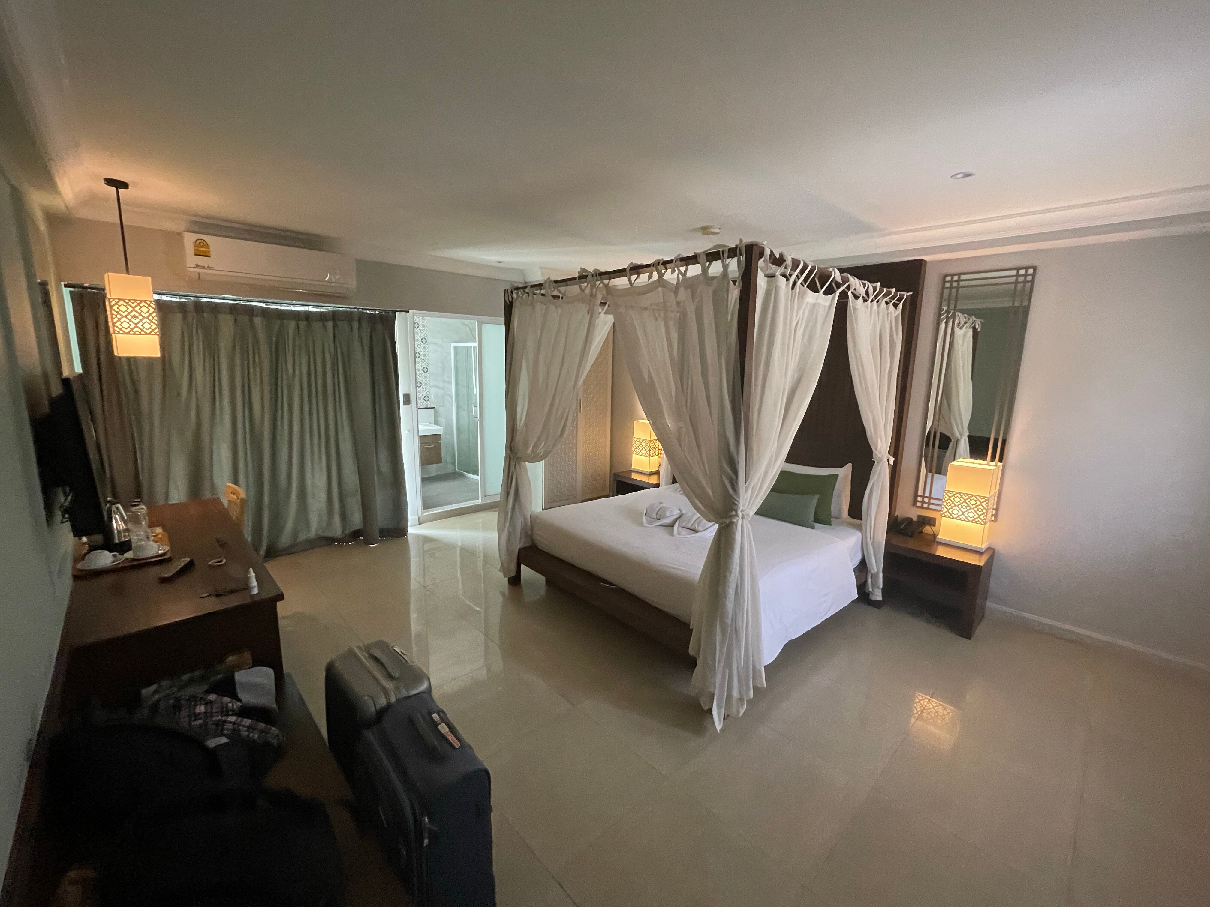 Фото Adema Boutique Karon