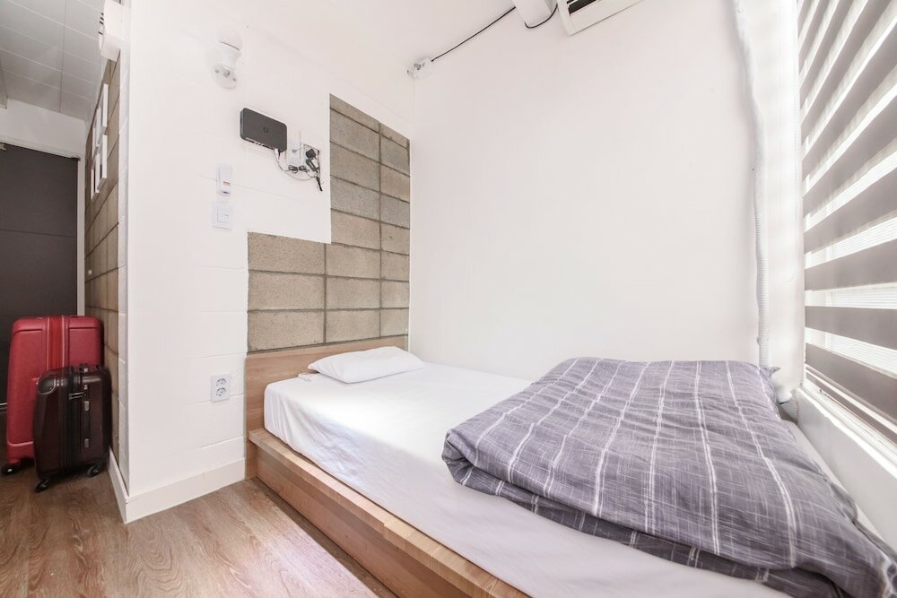 Фото Itaewon Yellow Guesthouse