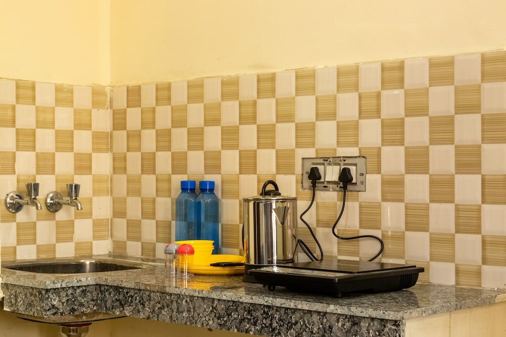 Фото Eat Sleep Wander Studio Apartments