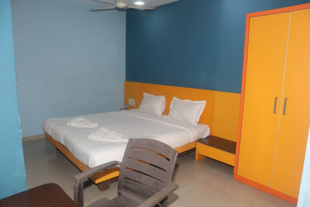 Фото IROOMZ Hotel Shree Krishna Palace