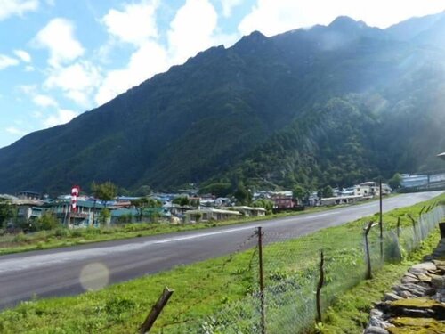 Гостиница Lukla Airport Resort, Lukla в Сагарматхе