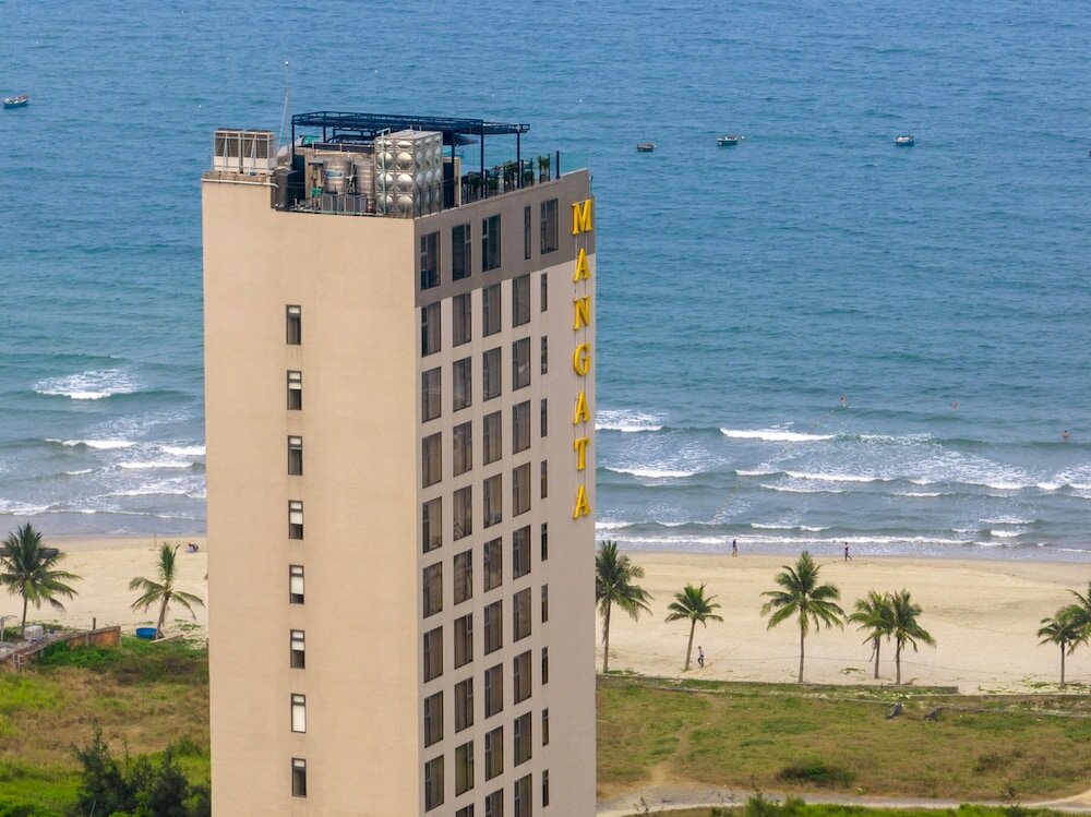 Фото Mangata Beachfront Hotel