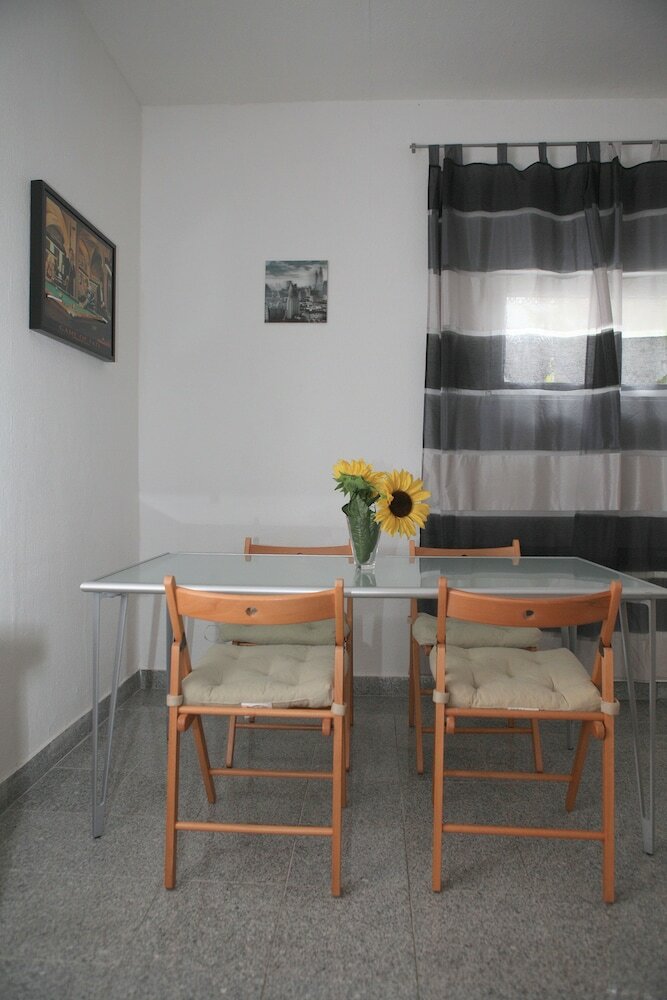 Фото White House Bochum Ehrenfeld